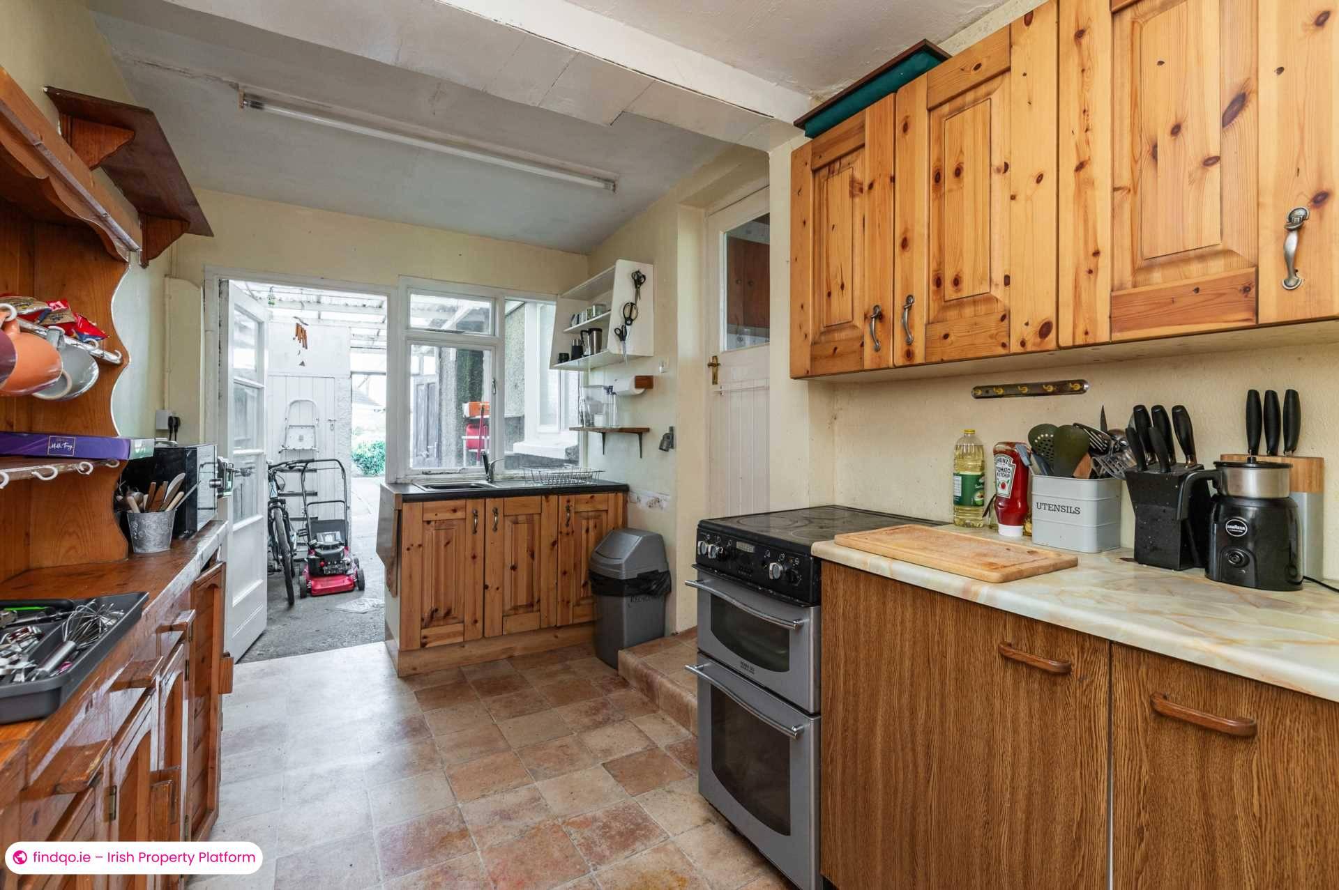 Semi-detached house for Sale in Dublin 12