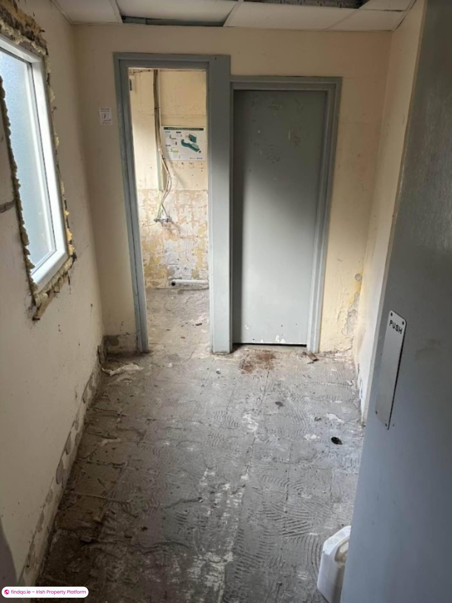 Unfurnished Retail Unit for Rent in Dublin 18