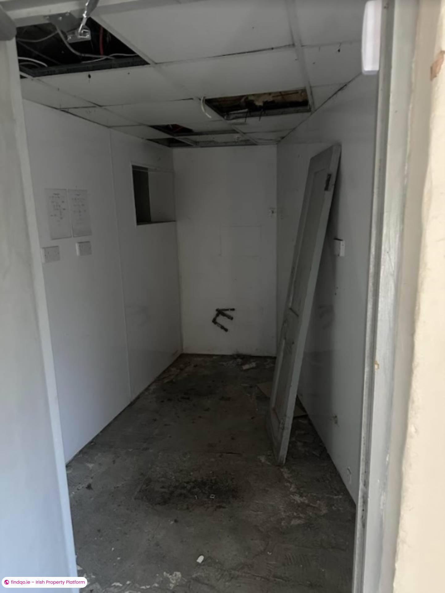 Unfurnished Retail Unit for Rent in Dublin 18