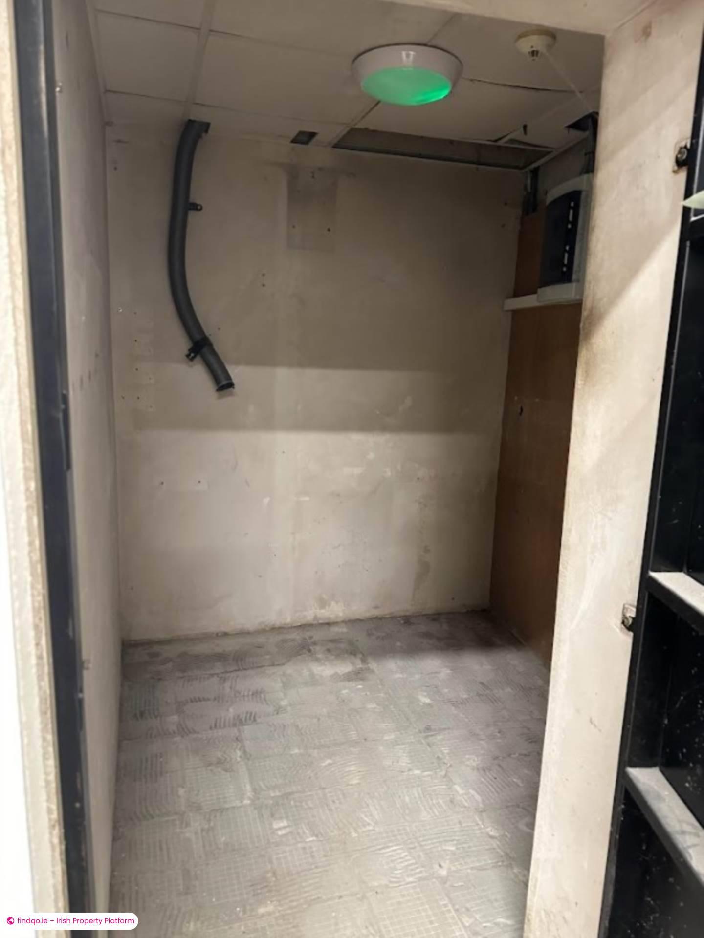 Unfurnished Retail Unit for Rent in Dublin 18