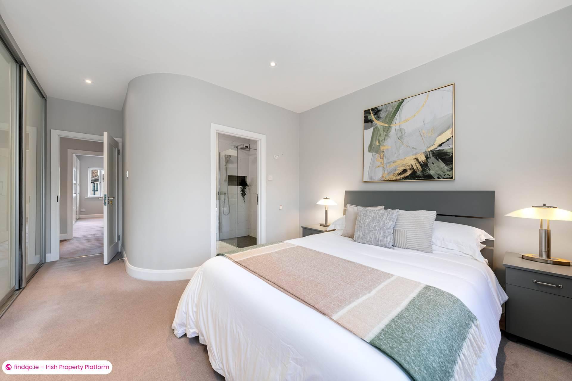 Terraced house for Sale in Foxrock, Dublin 18