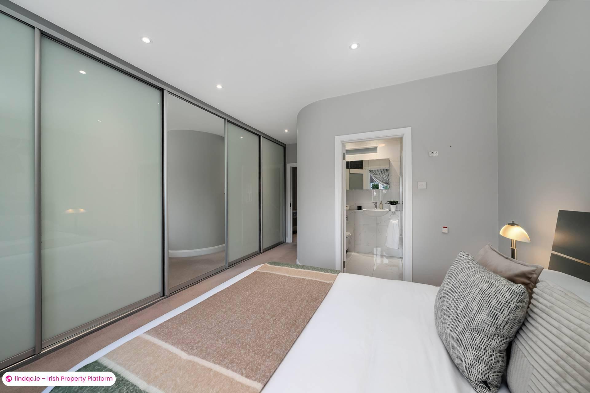 Terraced house for Sale in Foxrock, Dublin 18