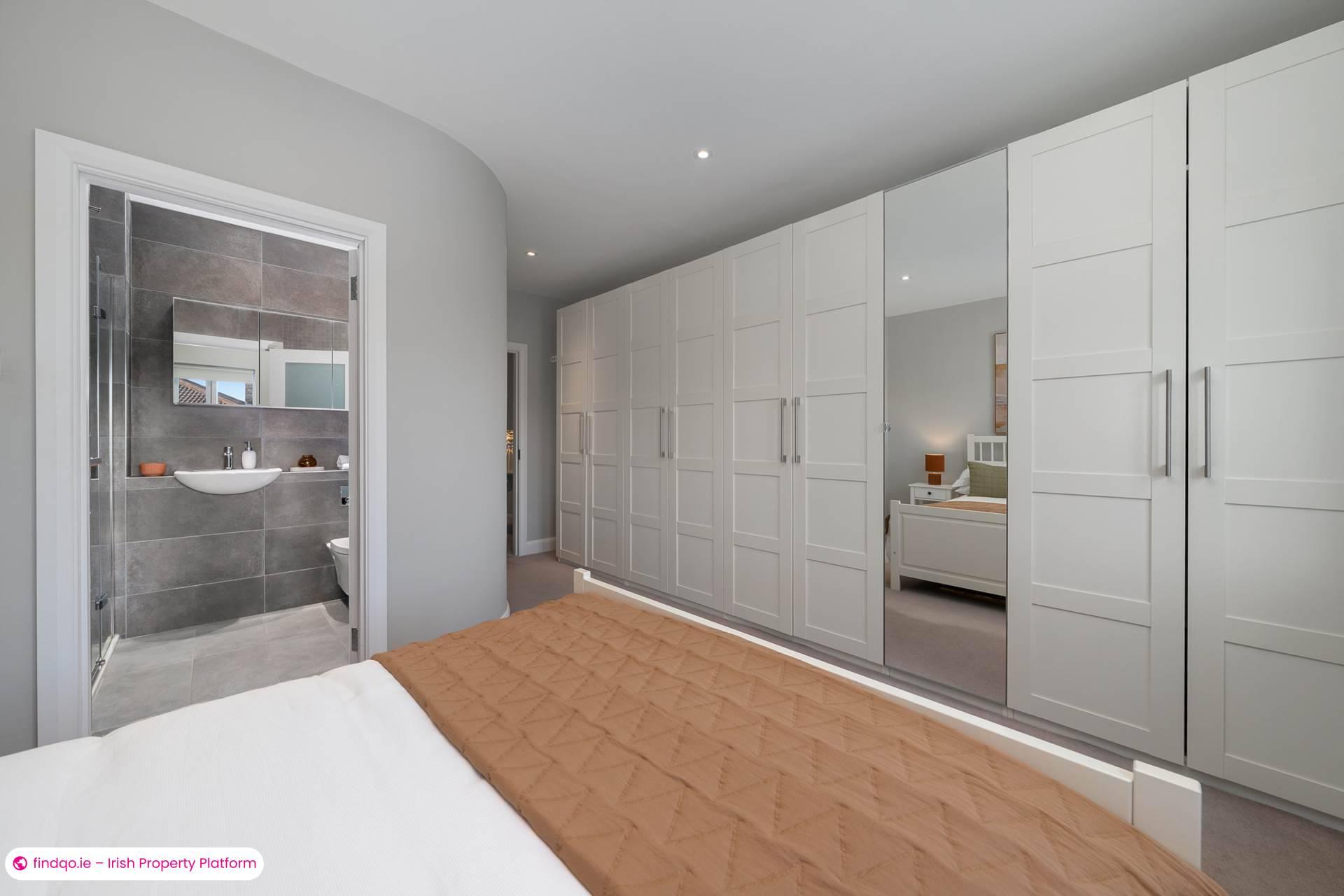 Terraced house for Sale in Foxrock, Dublin 18