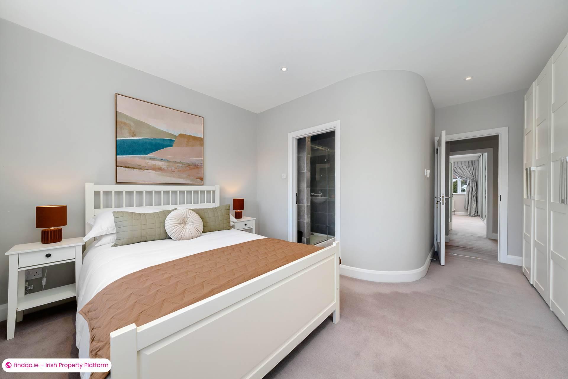 Terraced house for Sale in Foxrock, Dublin 18