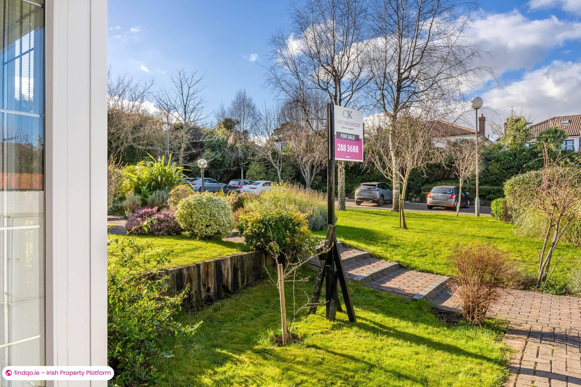 Terraced house for Sale in Foxrock, Dublin 18