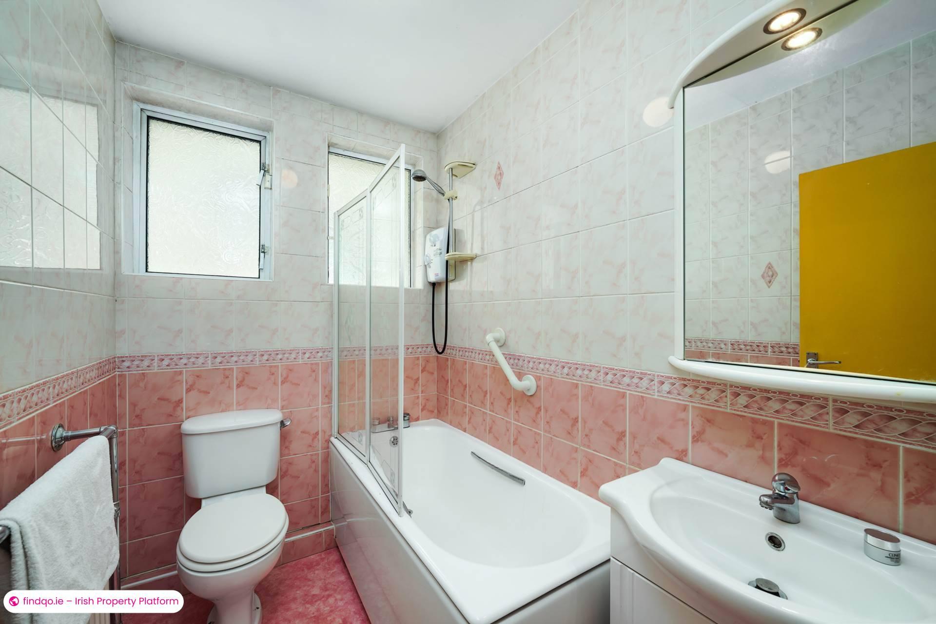 Semi-detached house for Sale in Glenageary, Dublin (County)