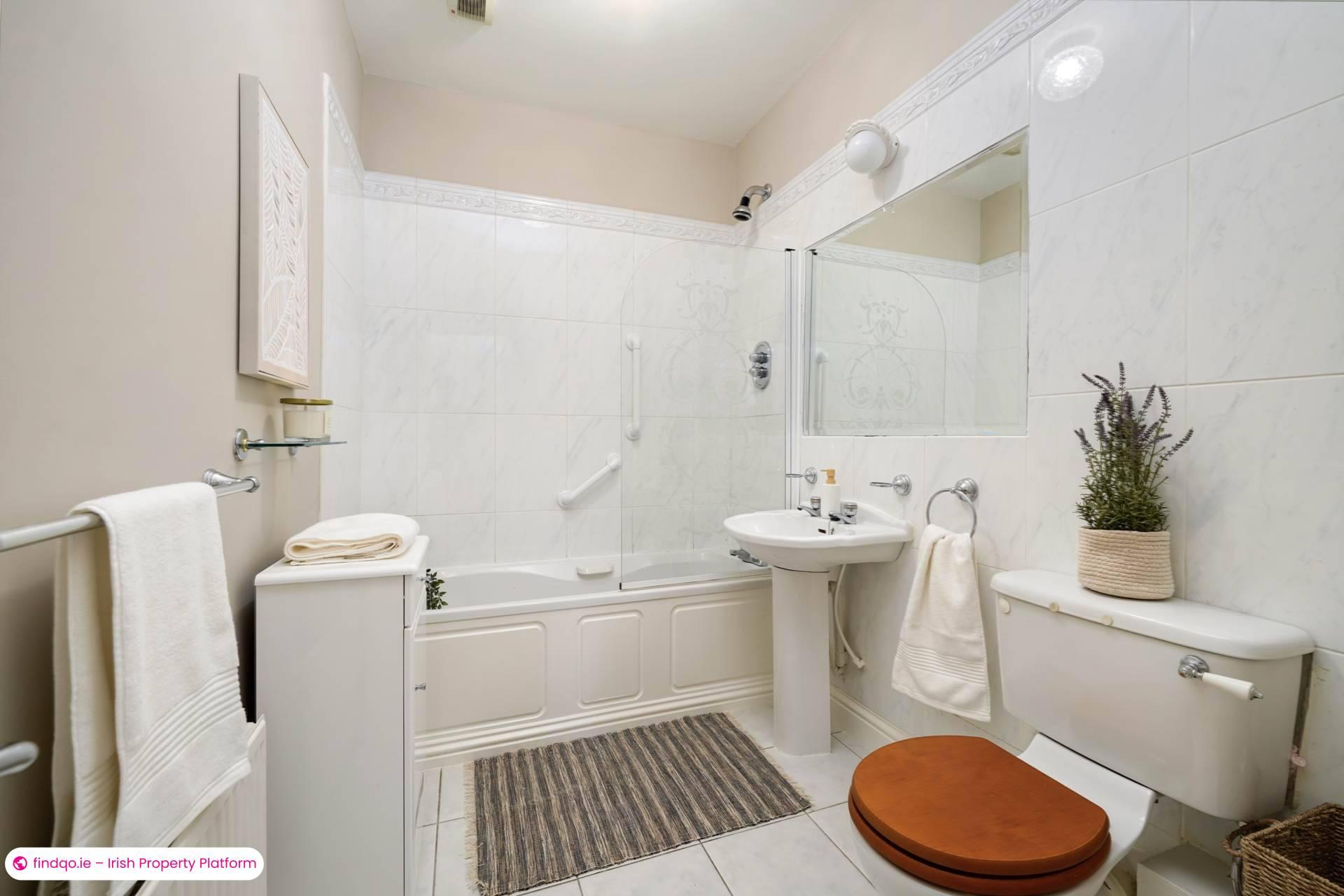 Apartment for Sale in Cabinteely, Dublin 18