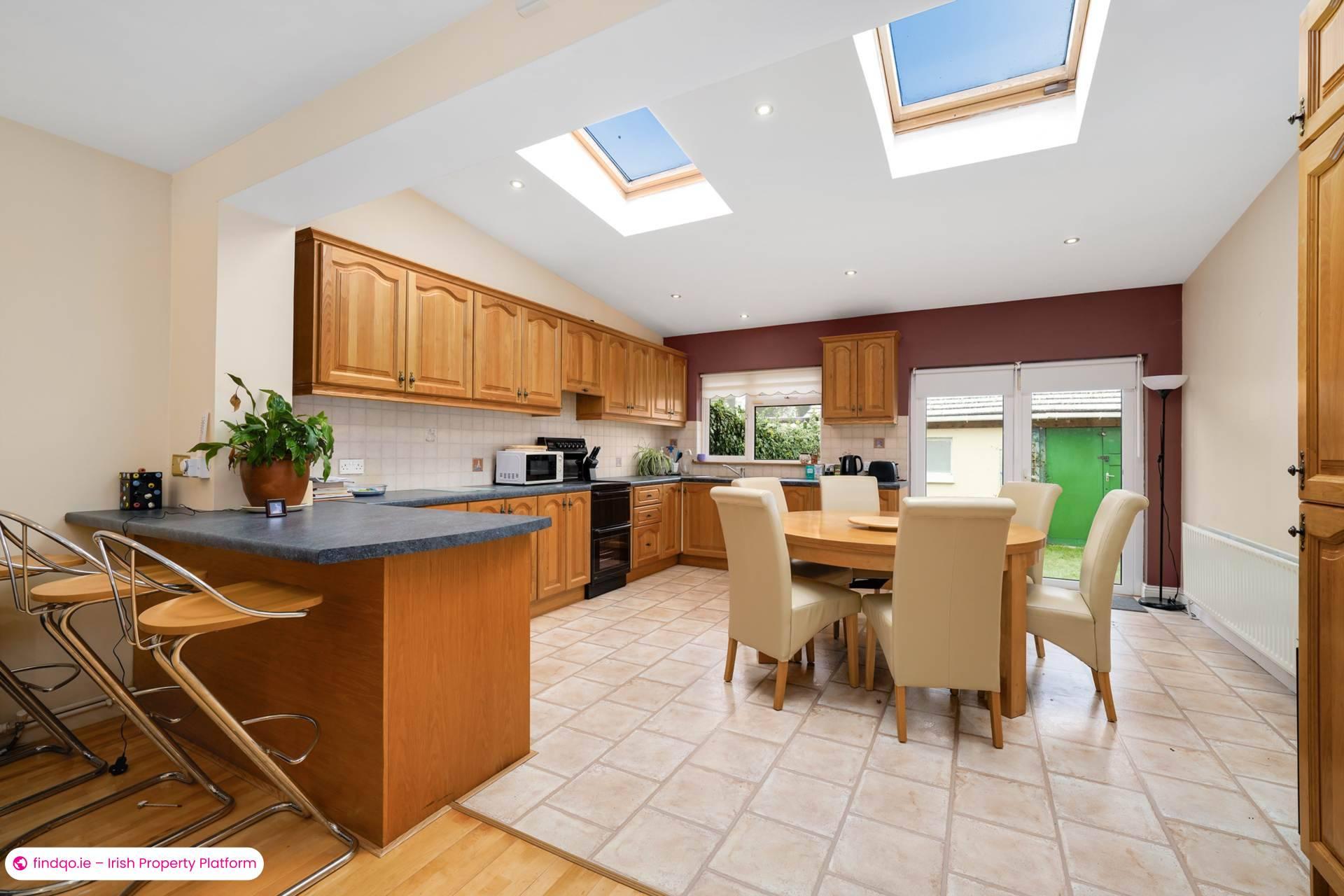 Semi-detached house for Sale in Lucan, Dublin (County)