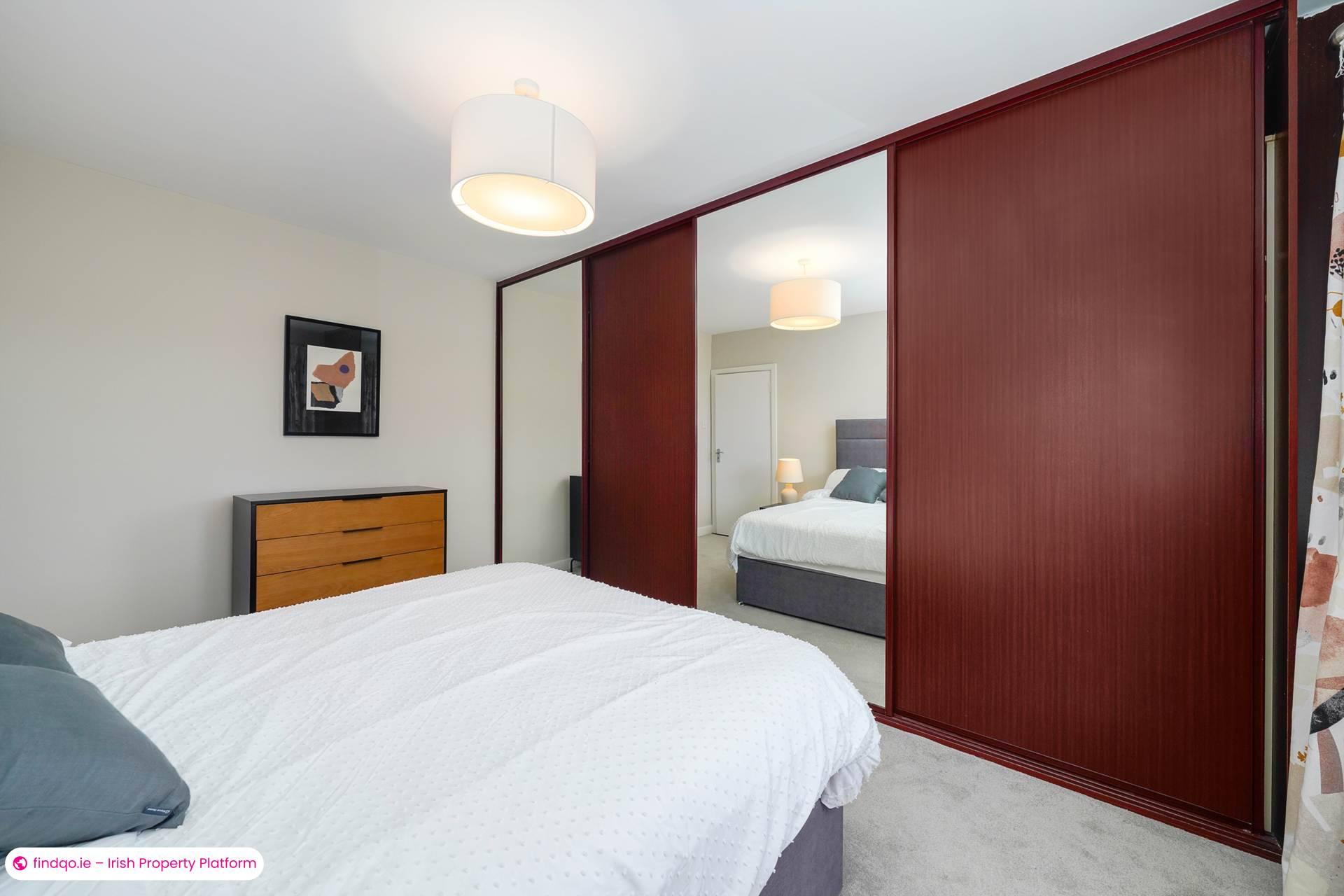 Semi-detached house for Sale in Dublin 16