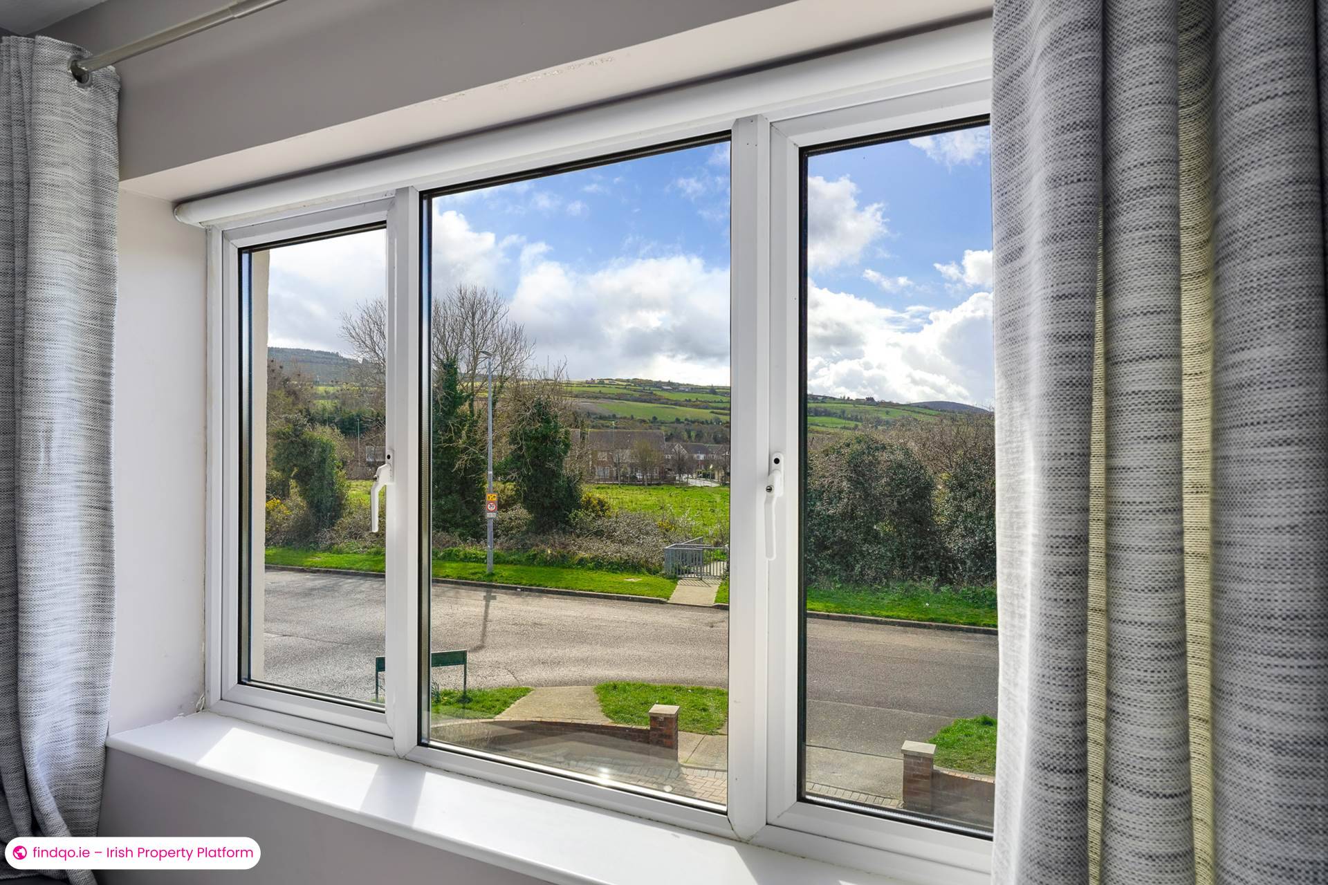 Semi-detached house for Sale in Ballycullen, Wicklow