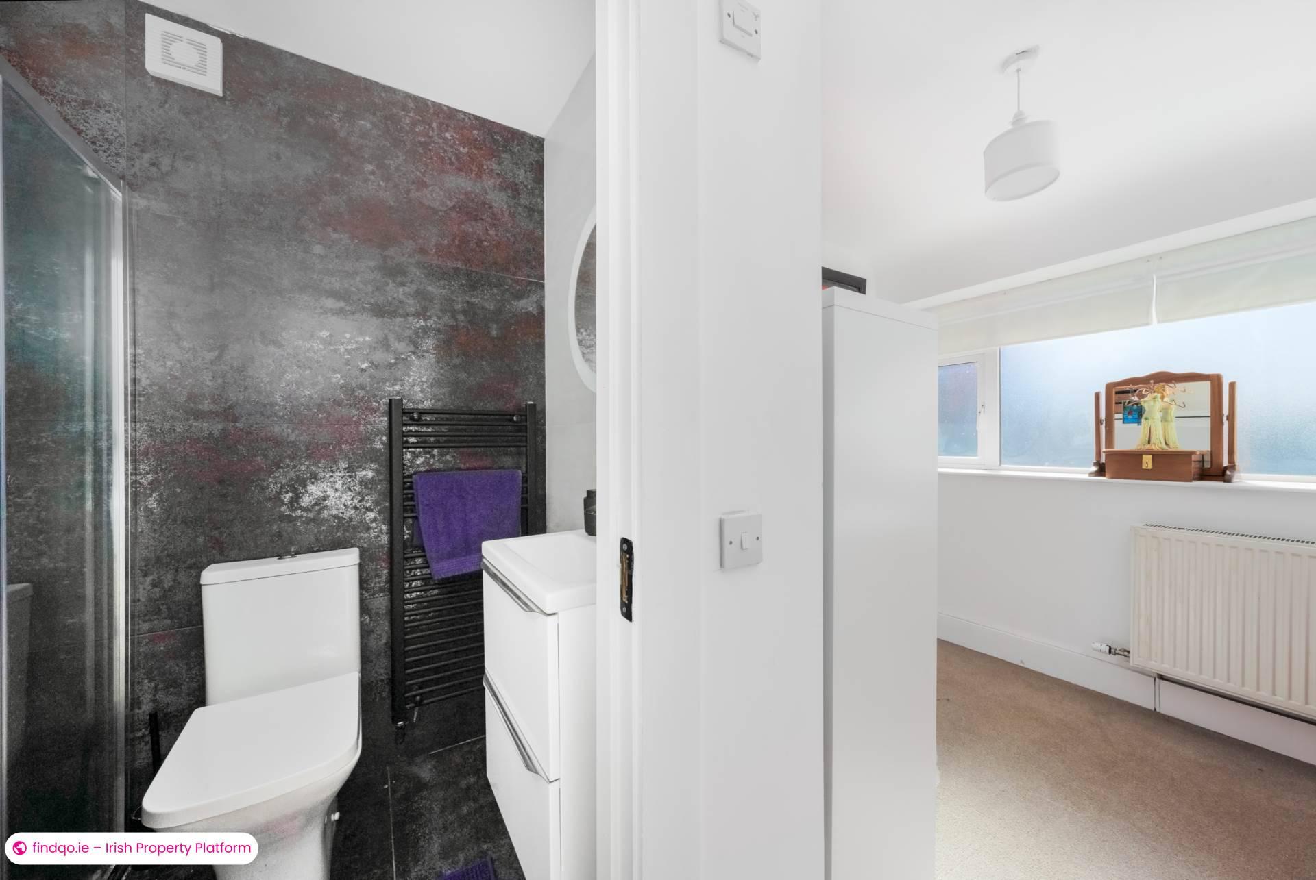 End of terrace house for Sale in Sutton, Dublin 13