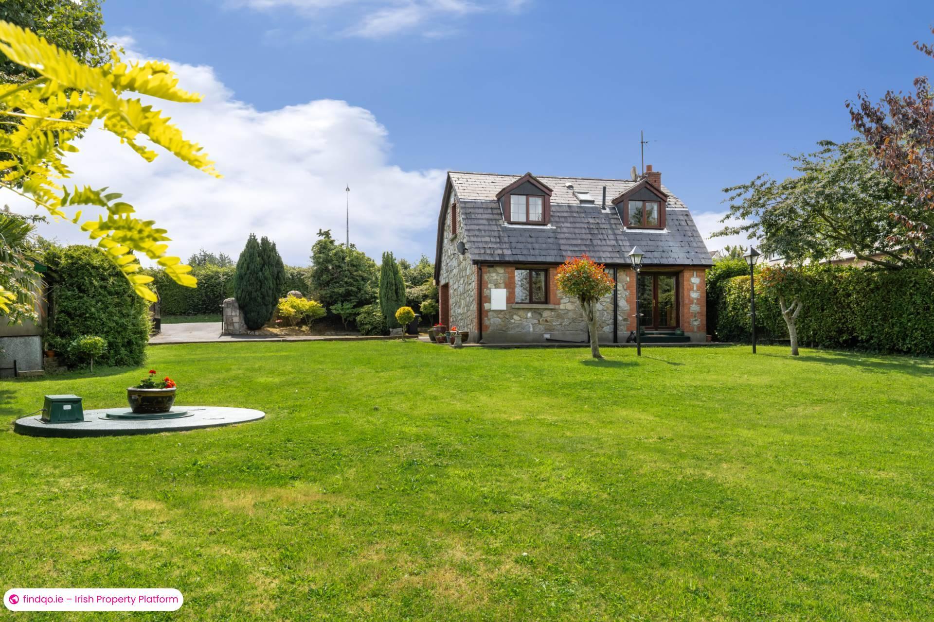 Detached house for Sale in Rathmichael, Dublin 18