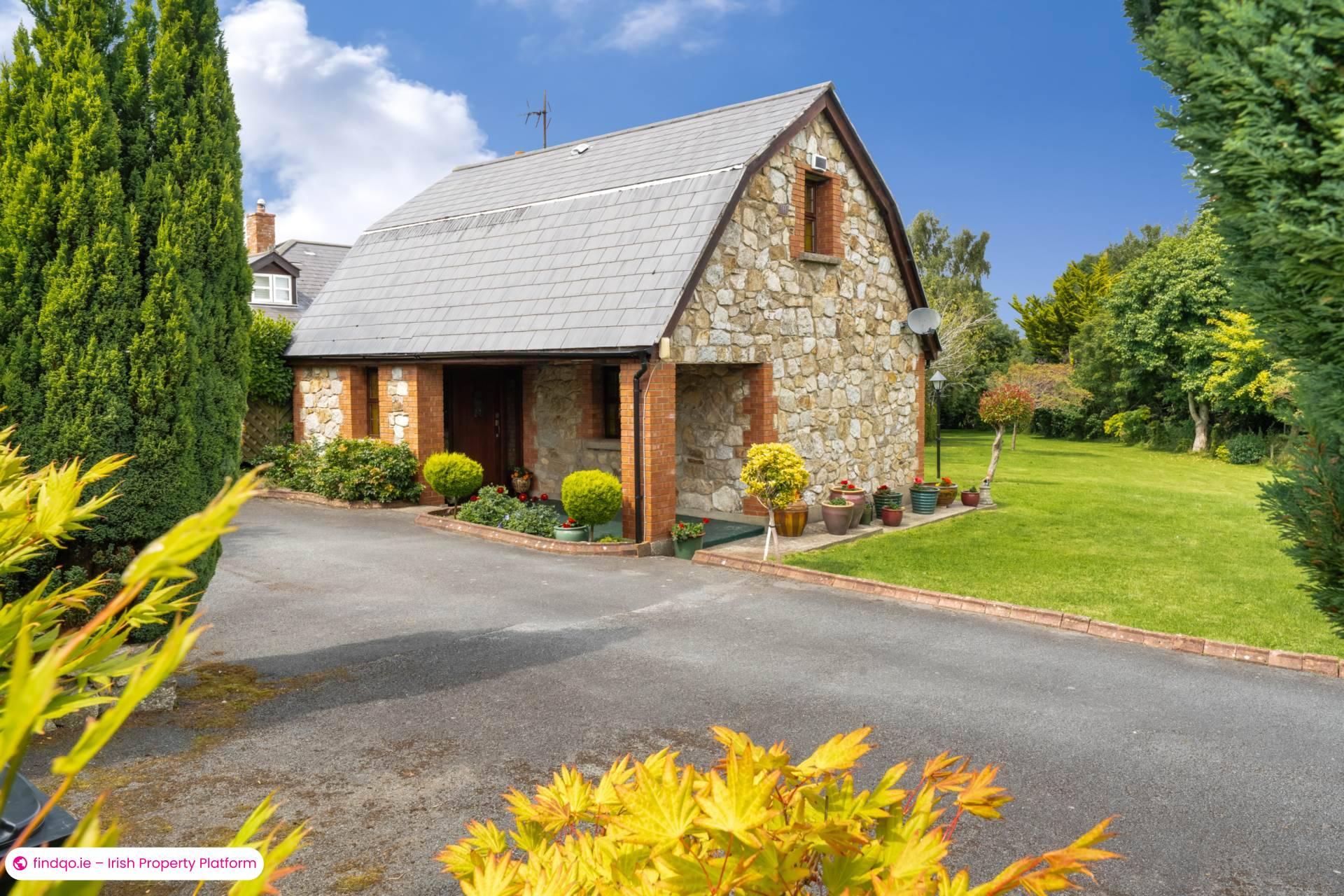 Detached house for Sale in Rathmichael, Dublin 18