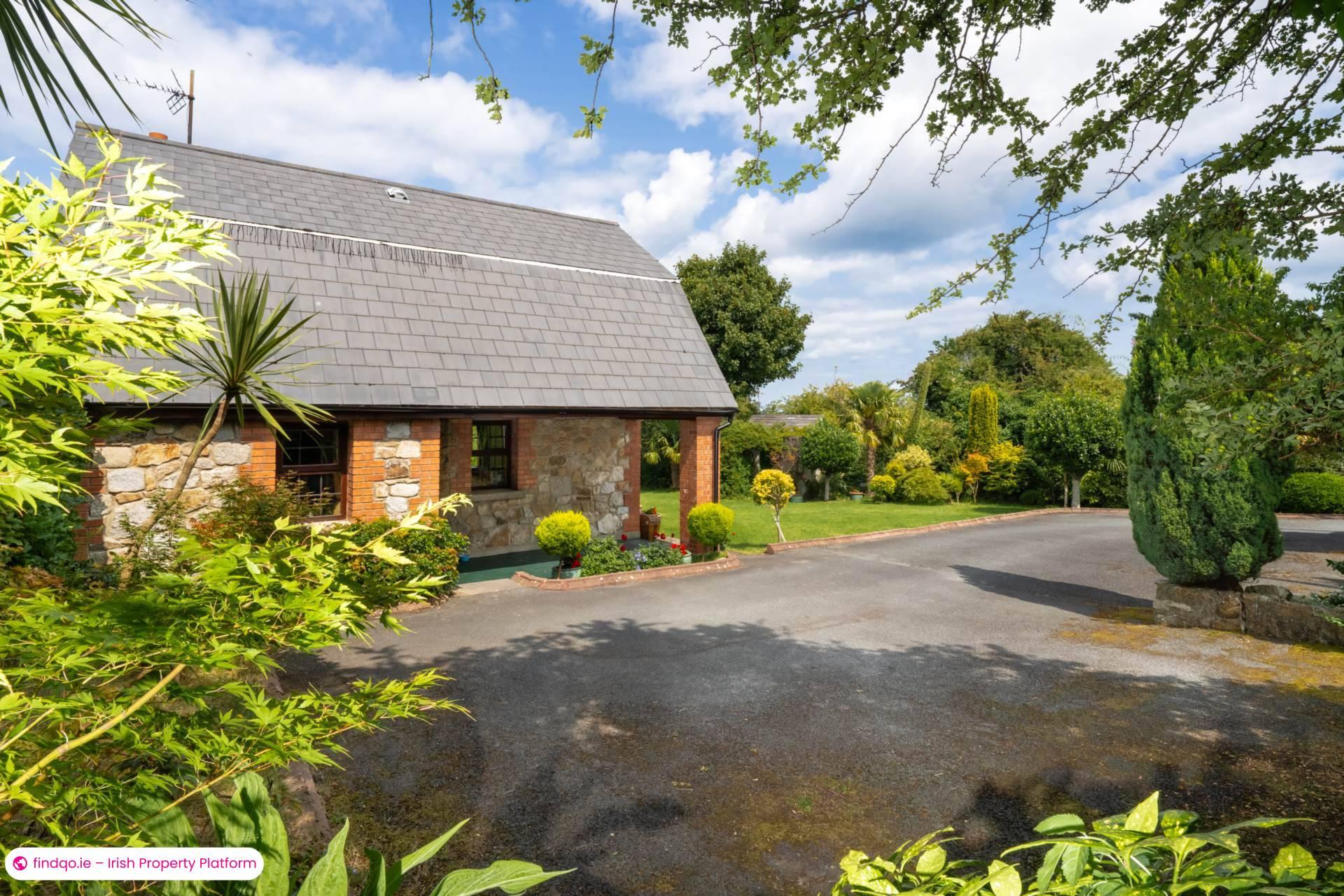 Detached house for Sale in Rathmichael, Dublin 18