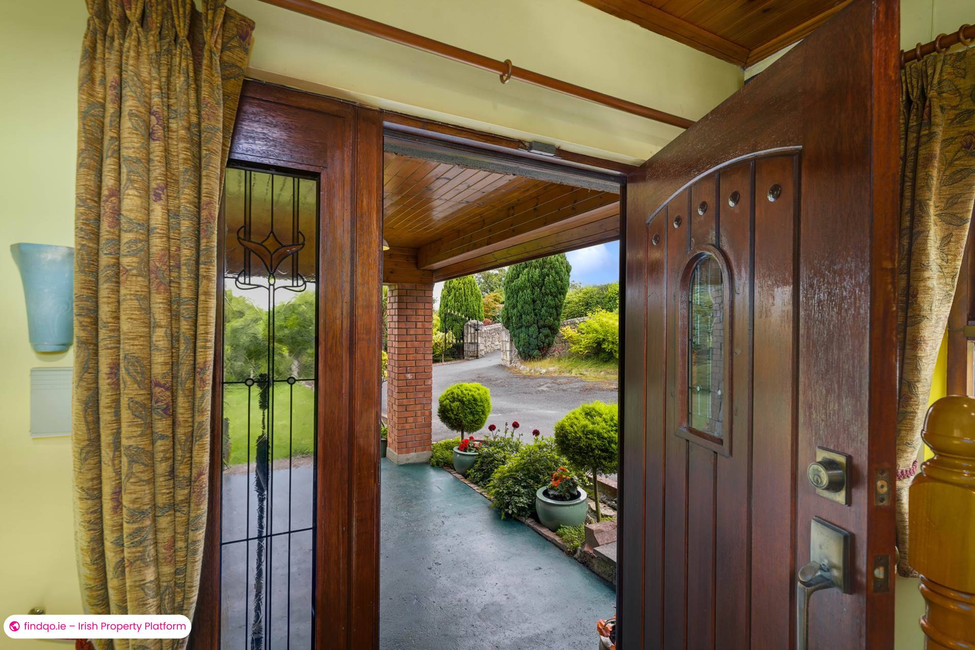 Detached house for Sale in Rathmichael, Dublin 18