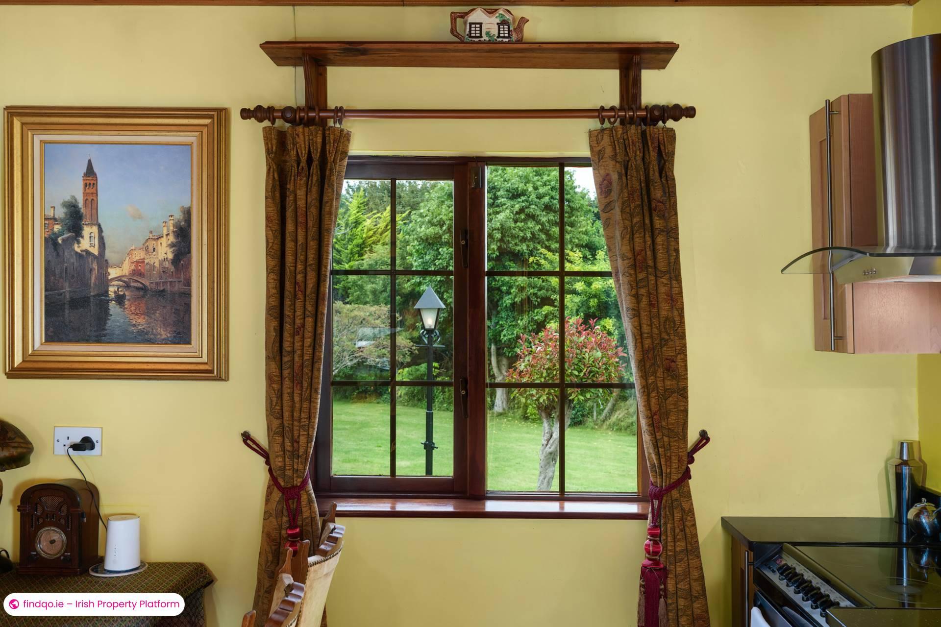 Detached house for Sale in Rathmichael, Dublin 18