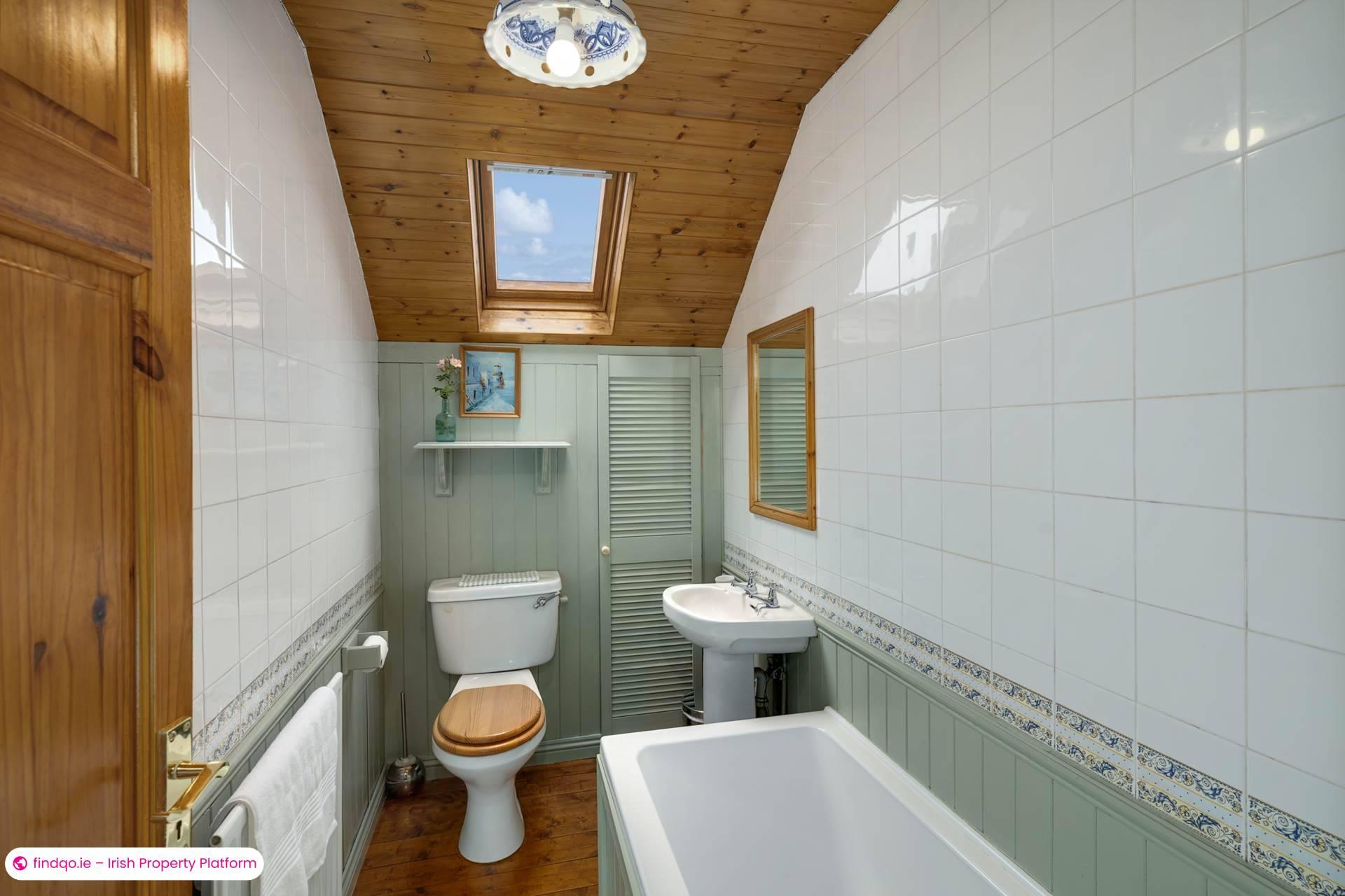 Detached house for Sale in Rathmichael, Dublin 18