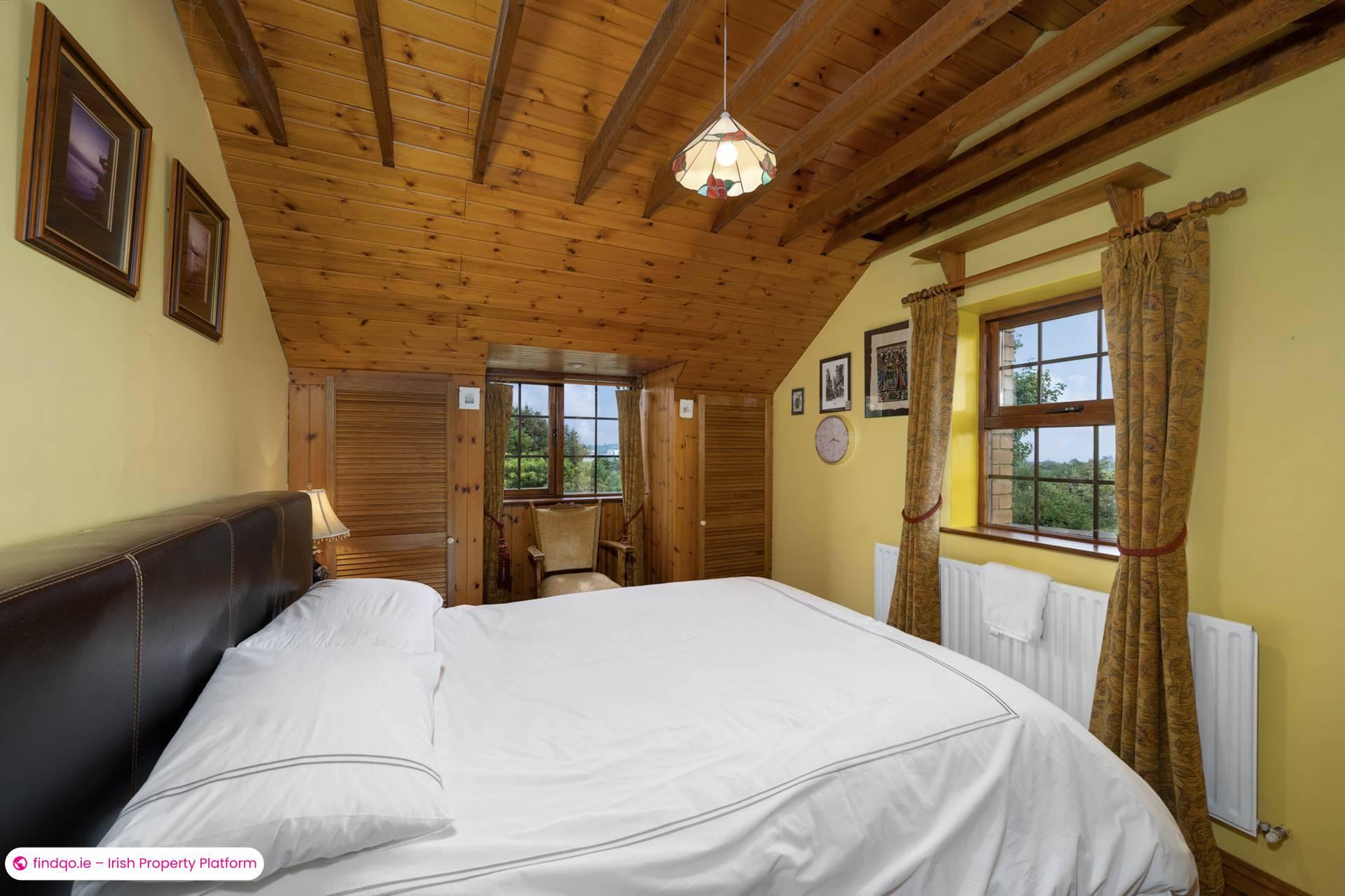 Detached house for Sale in Rathmichael, Dublin 18