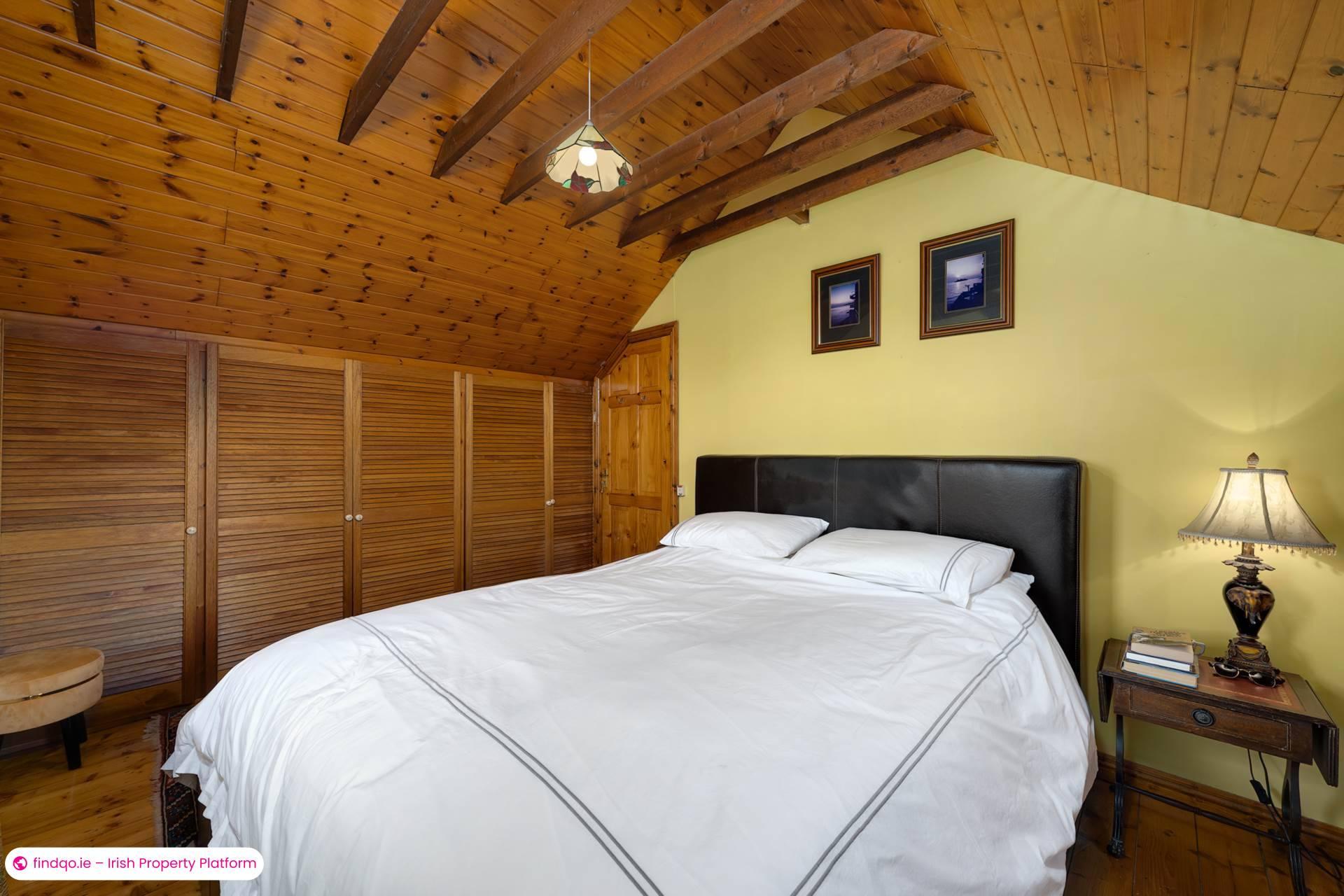 Detached house for Sale in Rathmichael, Dublin 18