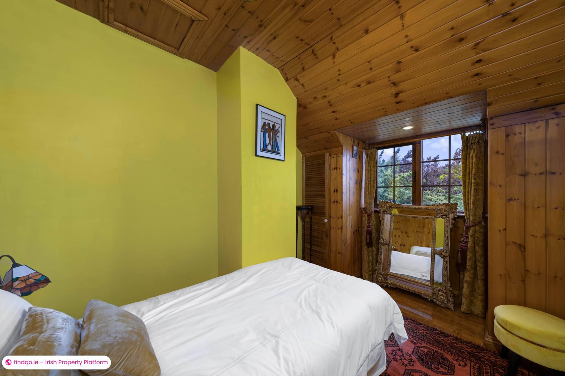 Detached house for Sale in Rathmichael, Dublin 18