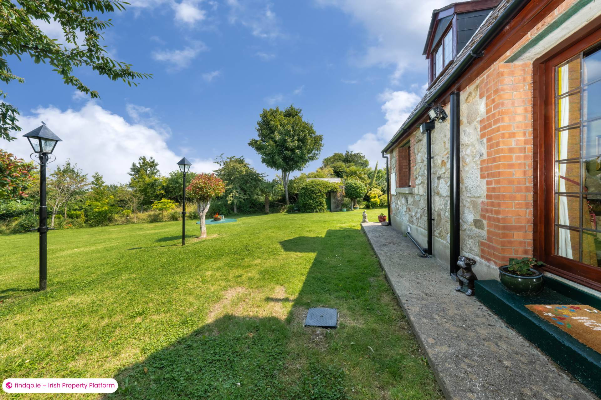 Detached house for Sale in Rathmichael, Dublin 18