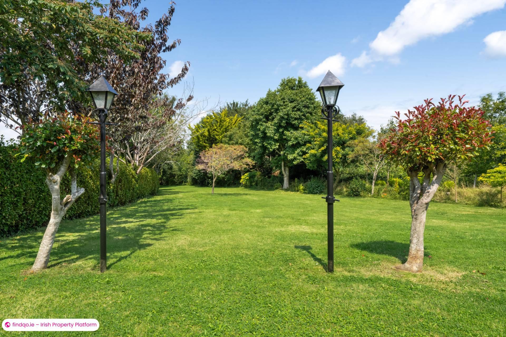 Detached house for Sale in Rathmichael, Dublin 18