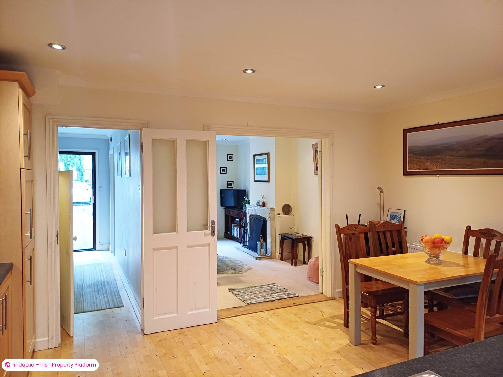 Semi-detached house for Sale in Shankill, Antrim