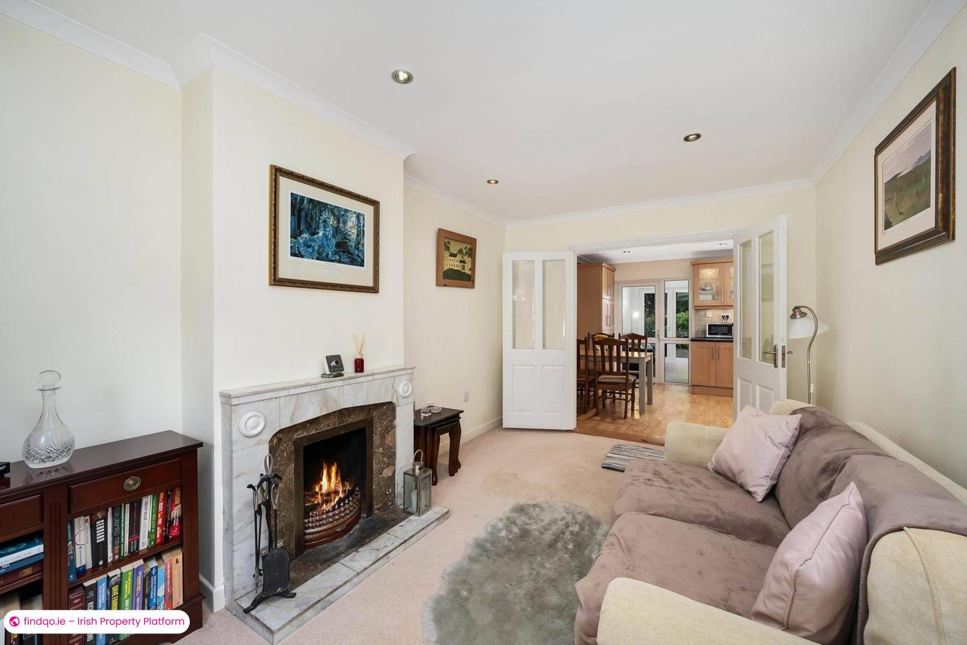 Semi-detached house for Sale in Shankill, Antrim