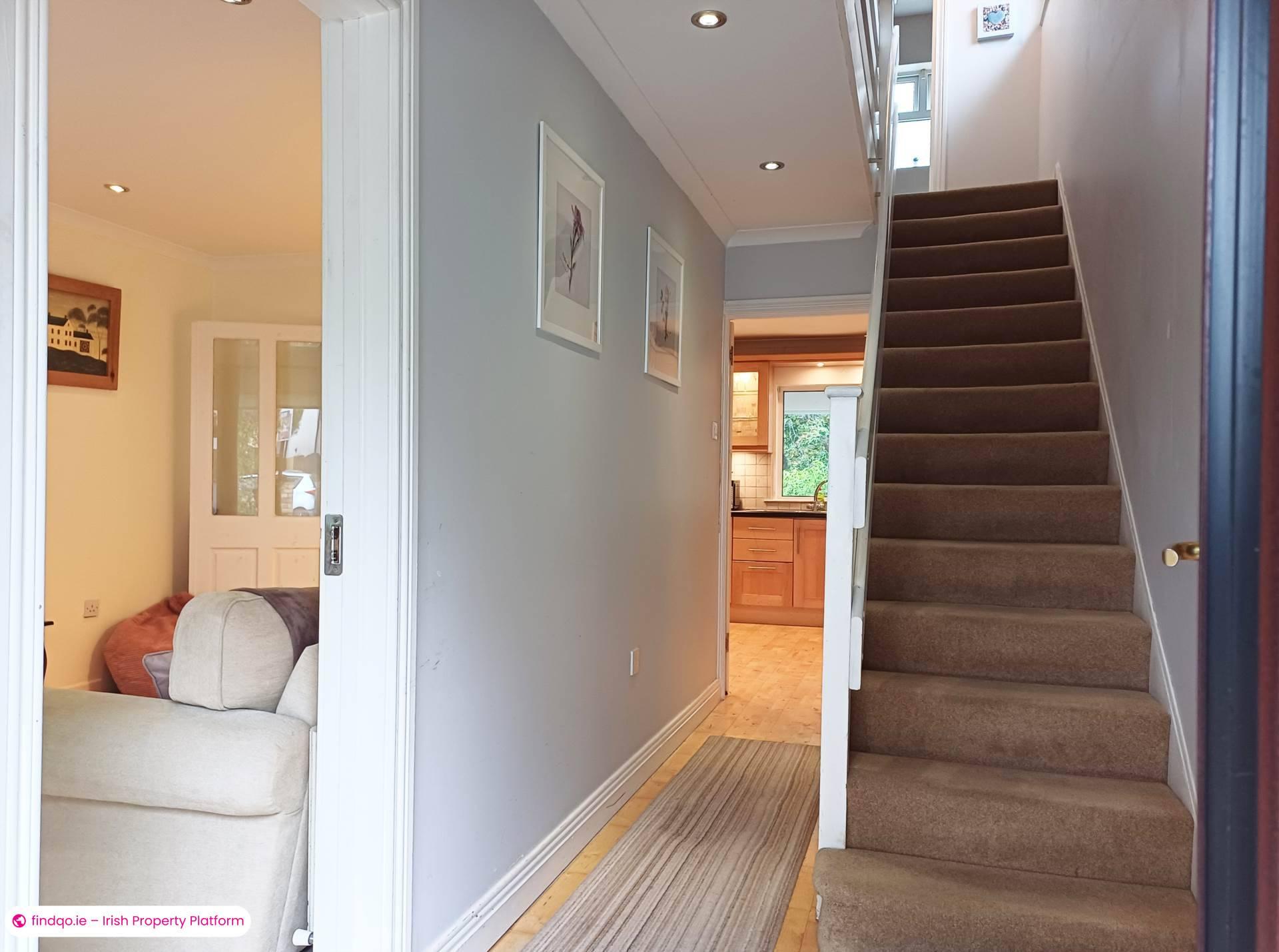 Semi-detached house for Sale in Shankill, Antrim