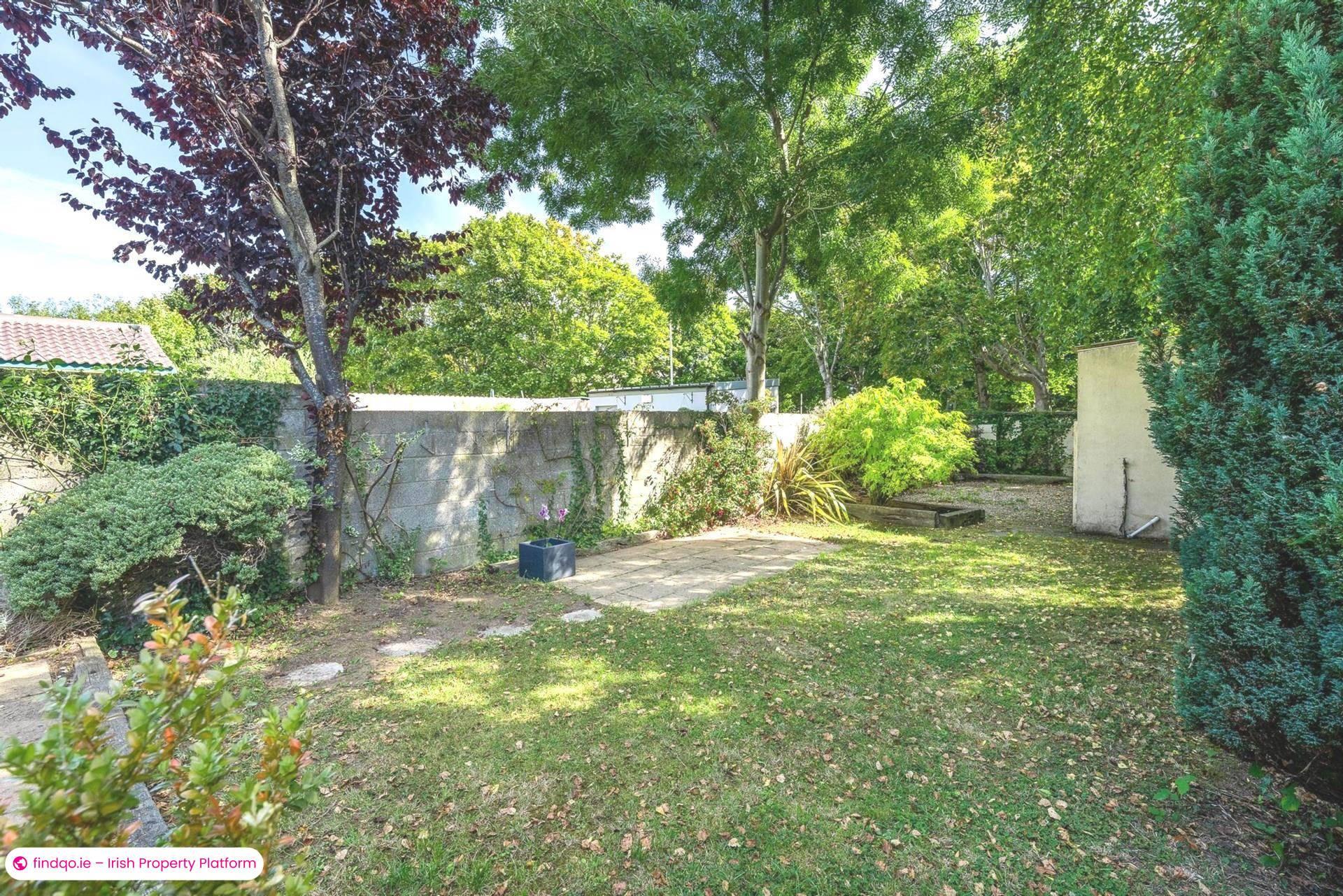 Semi-detached house for Sale in Shankill, Antrim