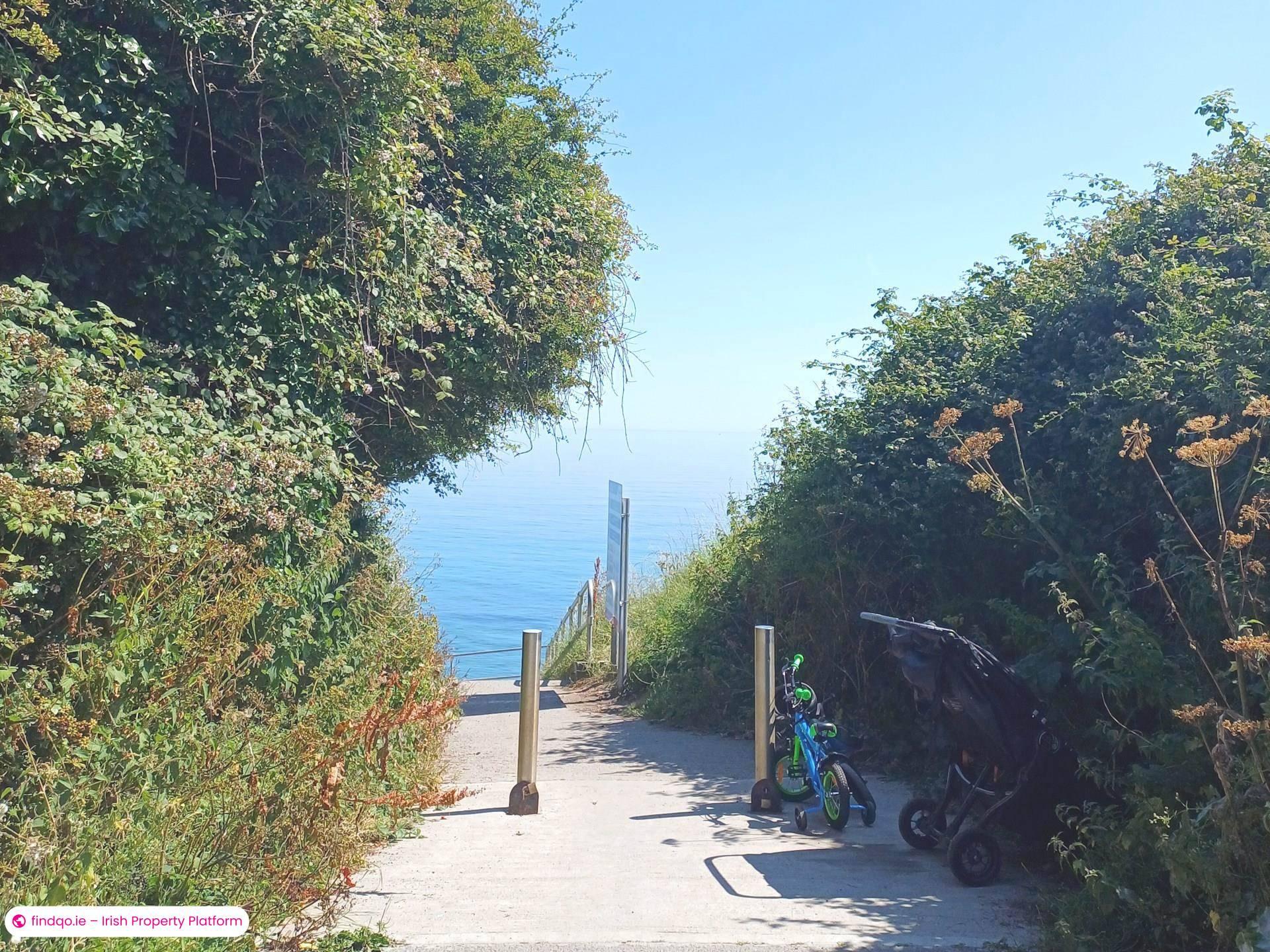 Semi-detached house for Sale in Shankill, Antrim