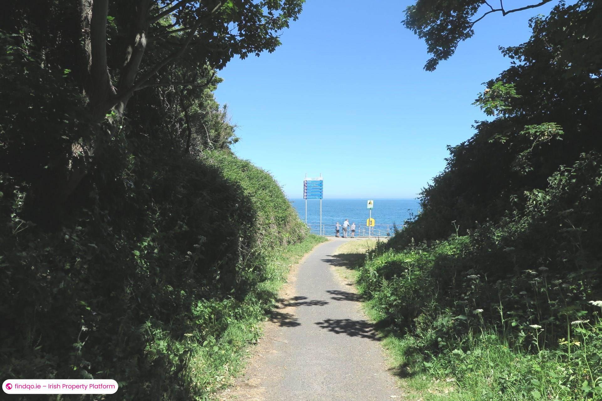 Semi-detached house for Sale in Shankill, Antrim