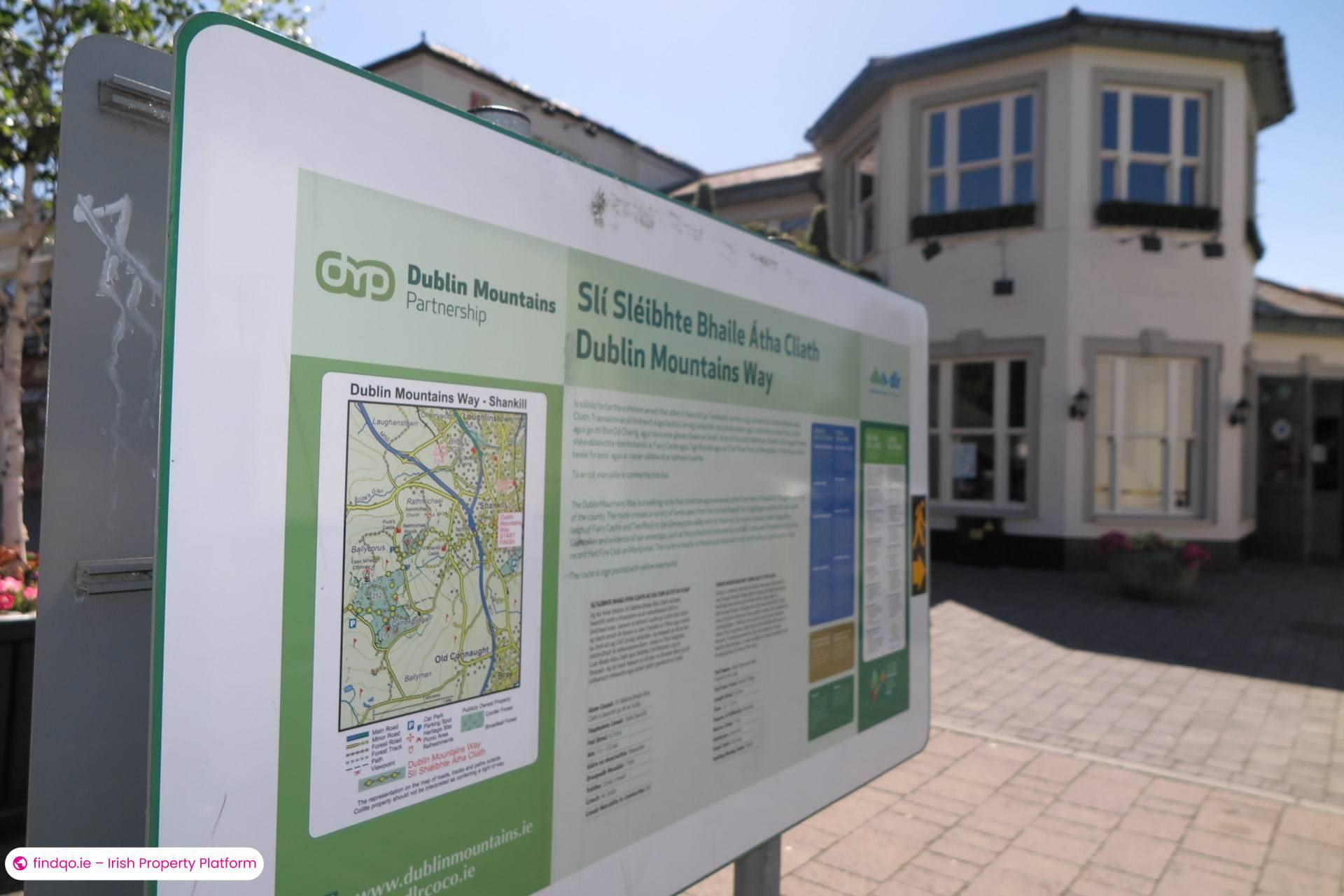 Semi-detached house for Sale in Shankill, Antrim