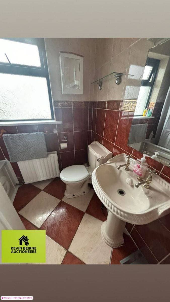 Semi-detached house for Sale in Castlebar, Mayo