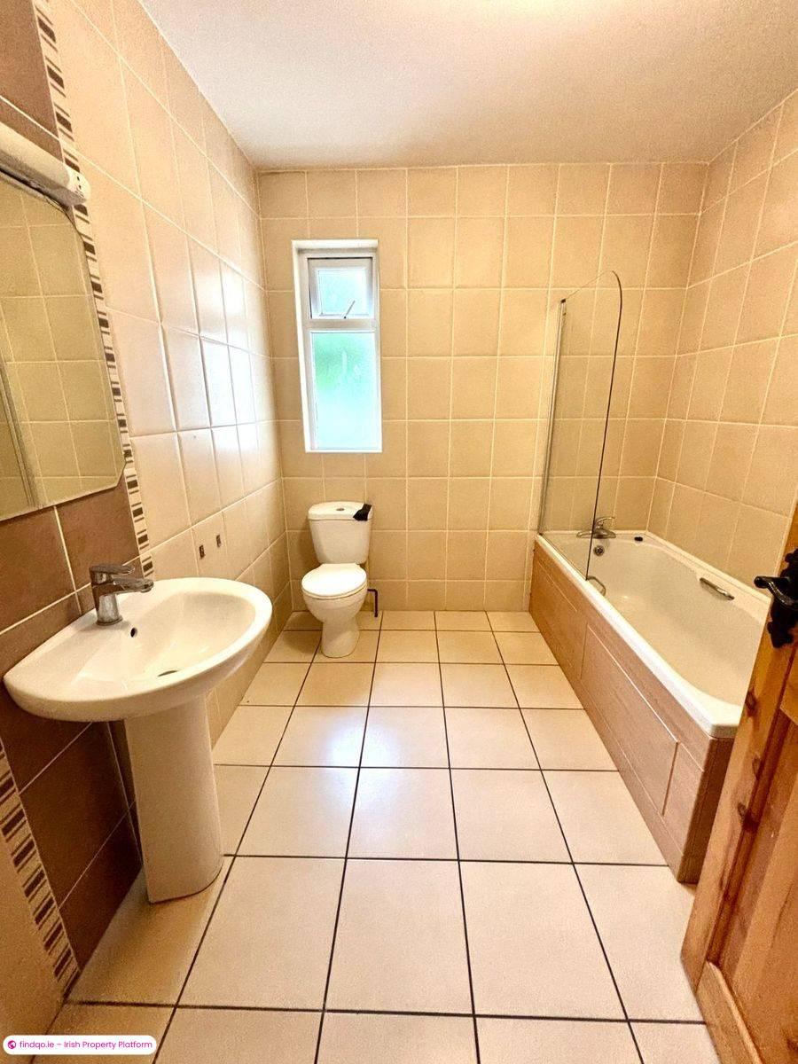 Detached house for Sale in Castlebar, Mayo