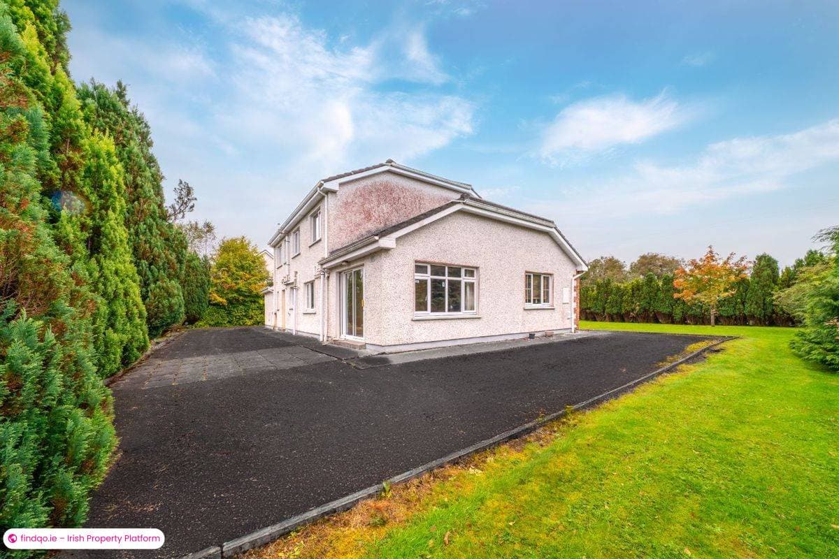 Detached house for Sale in Castlebar, Mayo