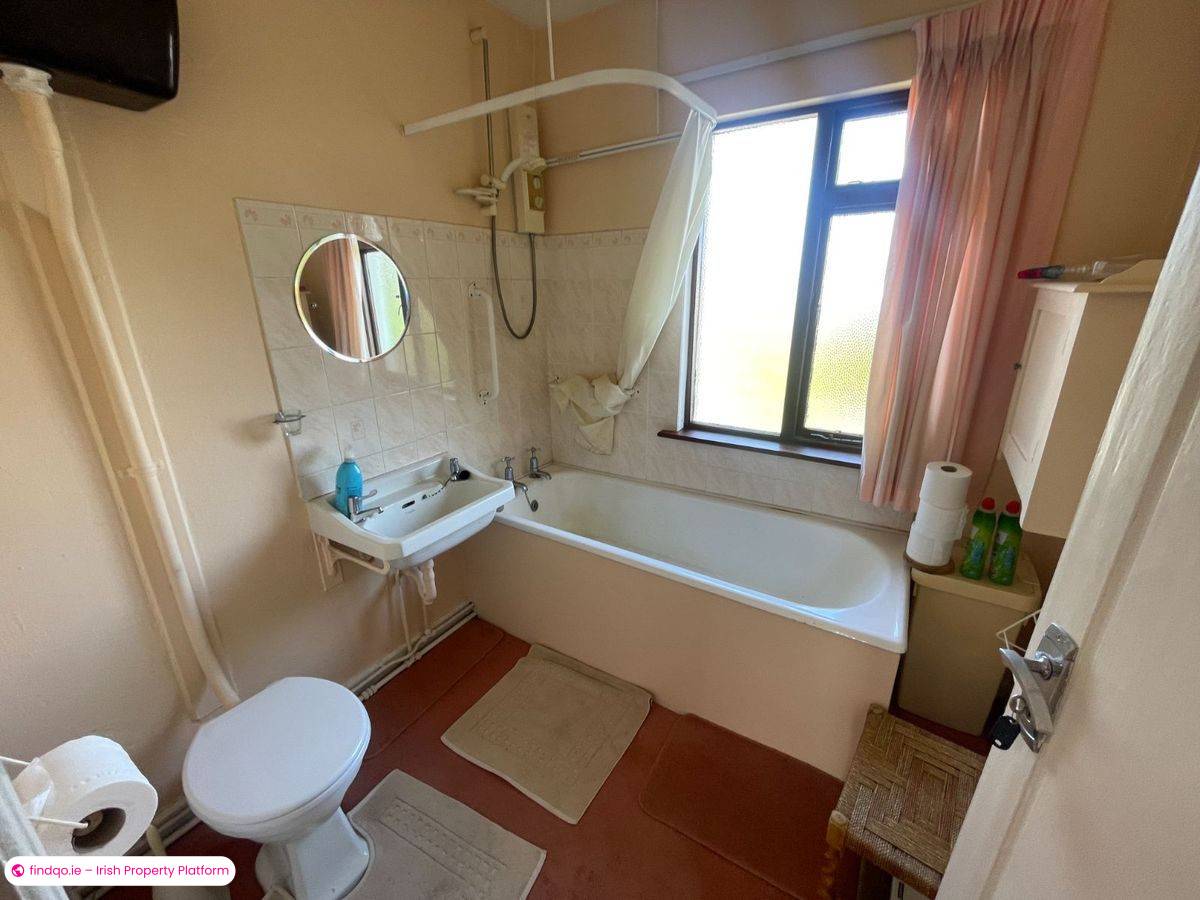 Semi-detached house for Sale in Ballintemple, Cork, T12 X2TK