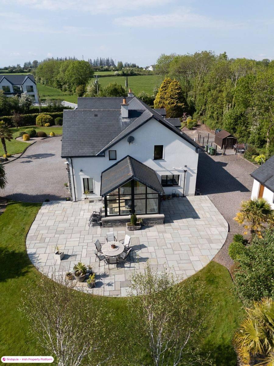 Detached house for Sale in Monkstown, Cork