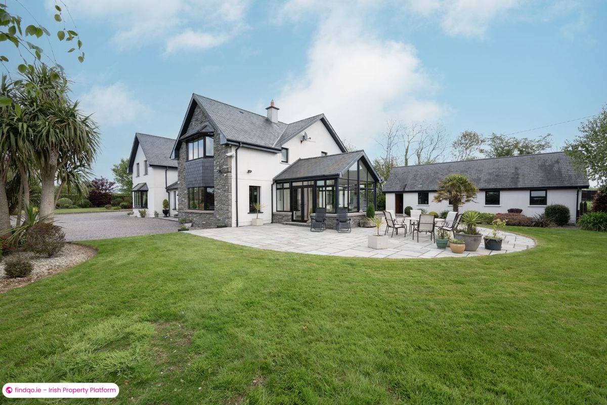 Detached house for Sale in Monkstown, Cork