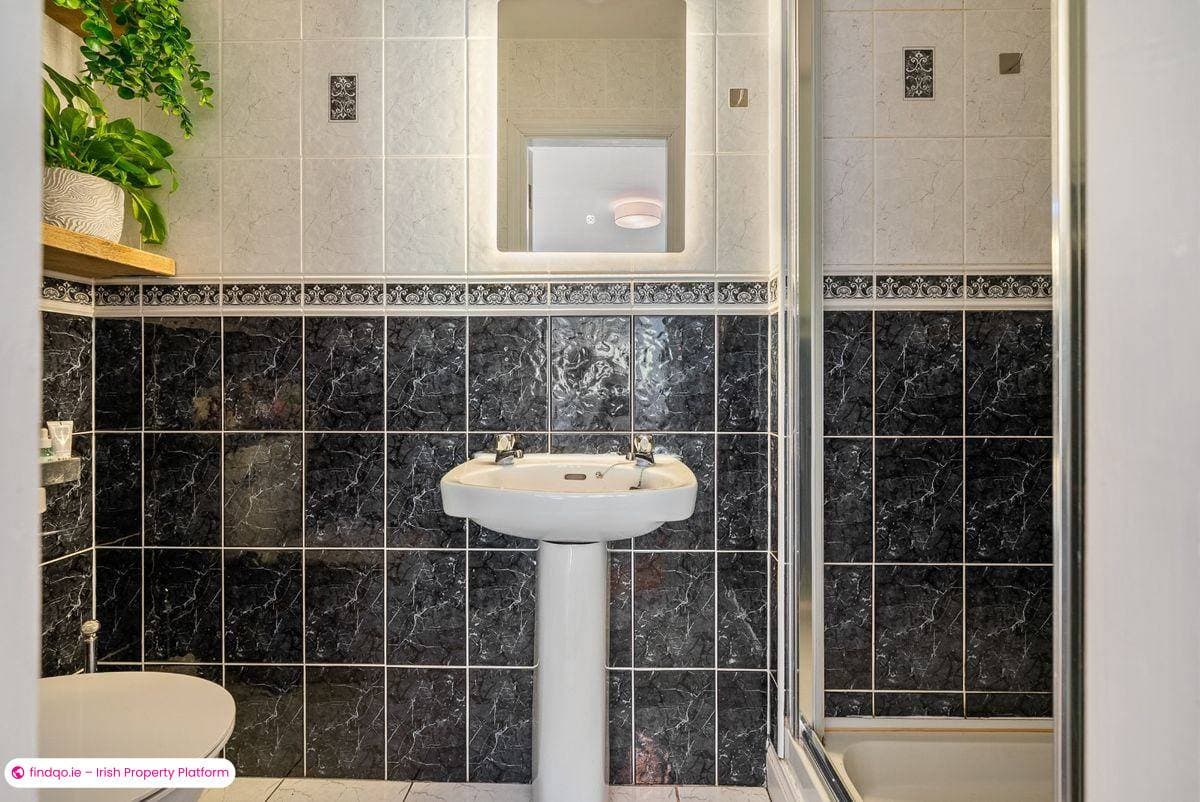 Semi-detached house for Sale in Glanmire, Cork, T45 RK74