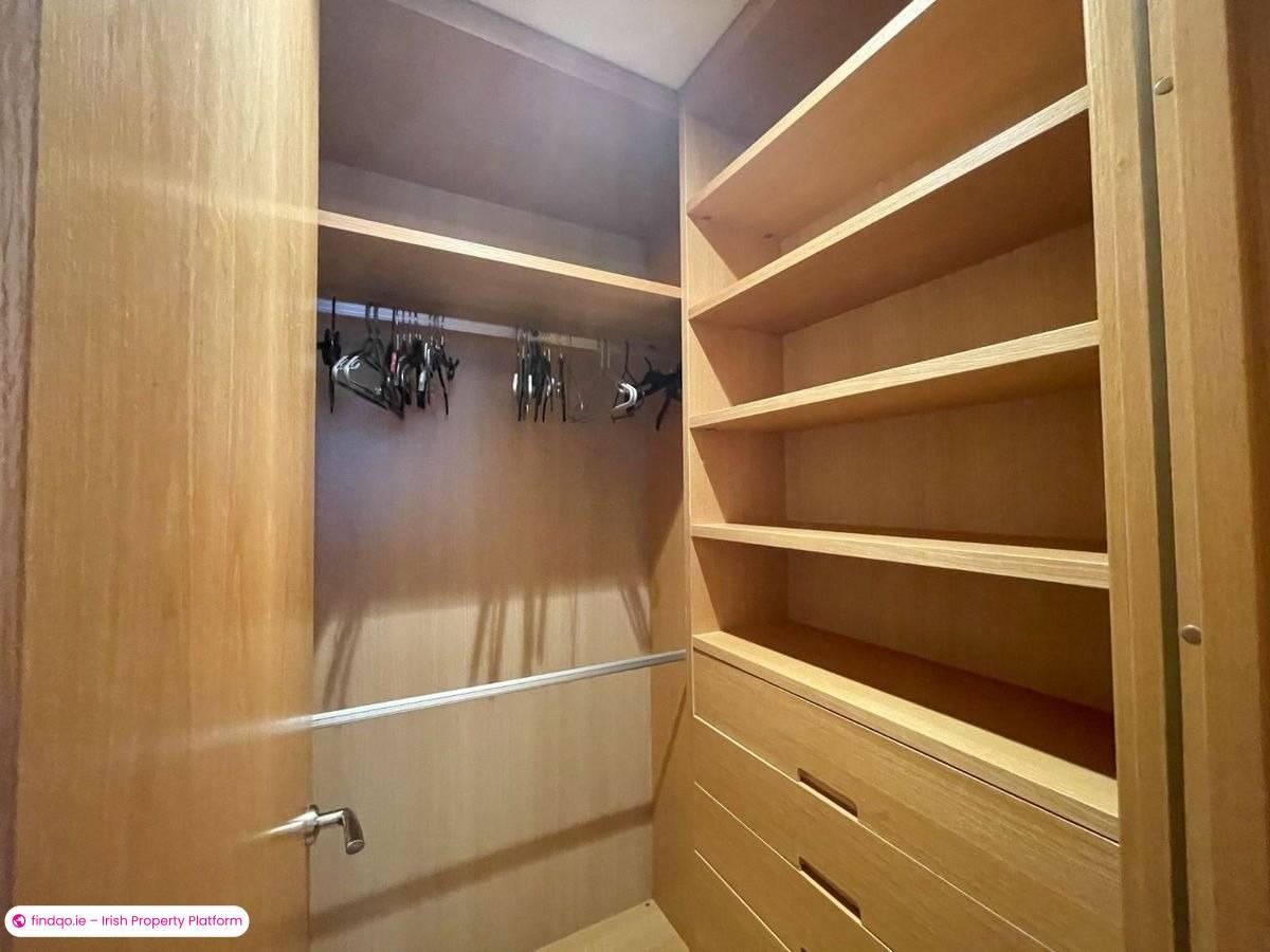 3 Bedroom Apartment for Rent in Stillorgan, Dublin (County)