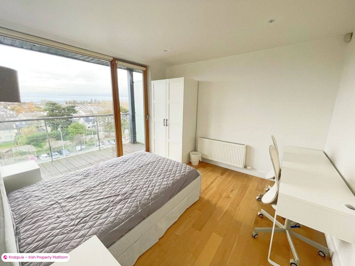 3 Bedroom Apartment for Rent in Stillorgan, Dublin (County)