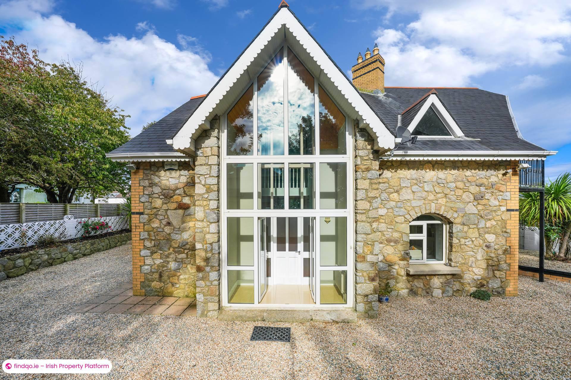 Detached house for Sale in Shankill, Antrim