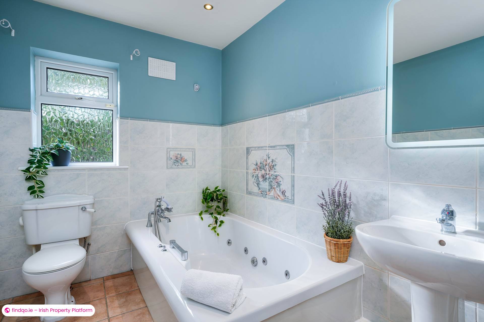 Detached house for Sale in Shankill, Antrim