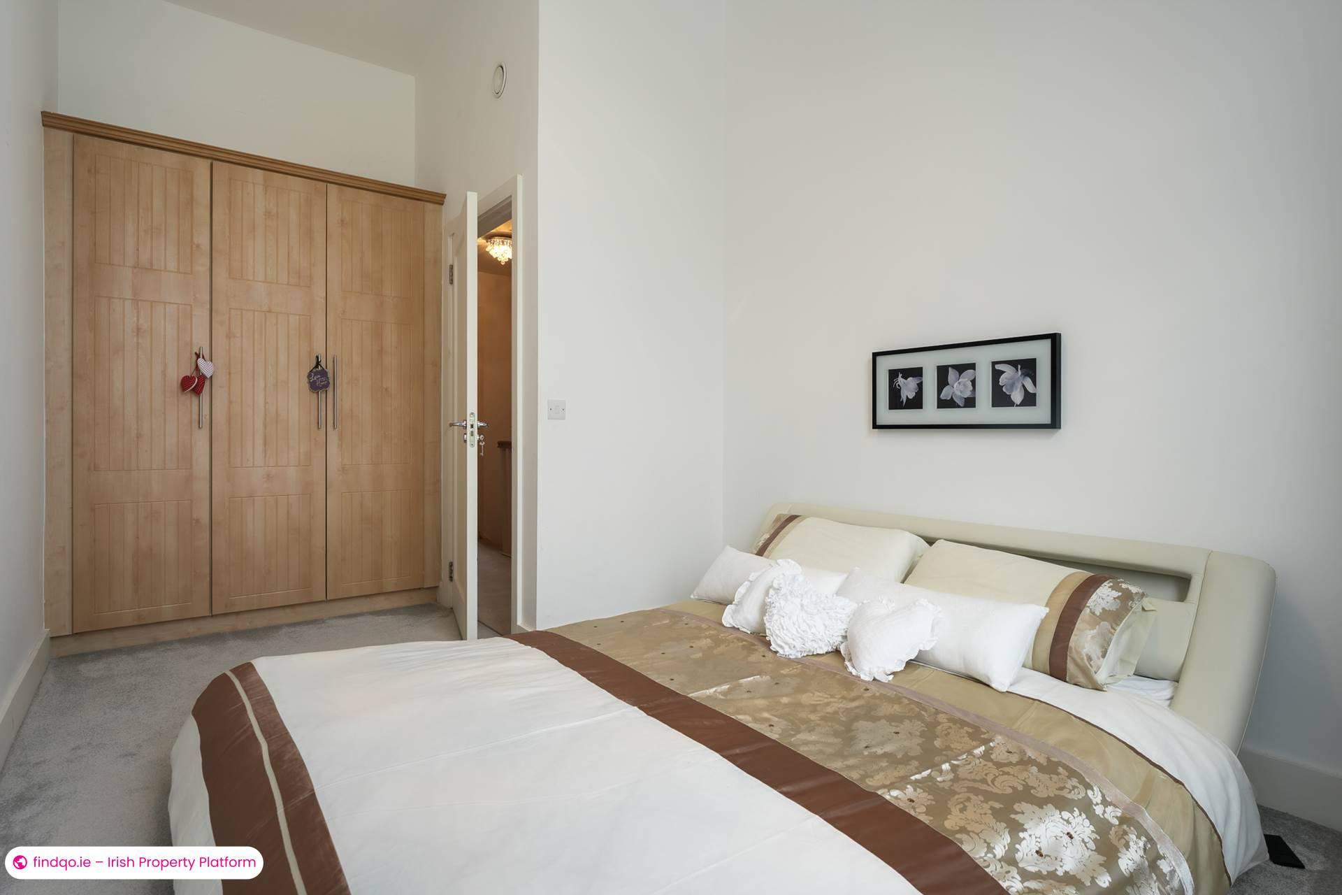 Terraced house for Sale in Lucan, Dublin (County)