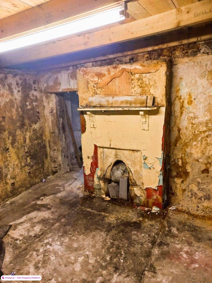 End of terrace house for Sale in Ballyhaunis, Mayo