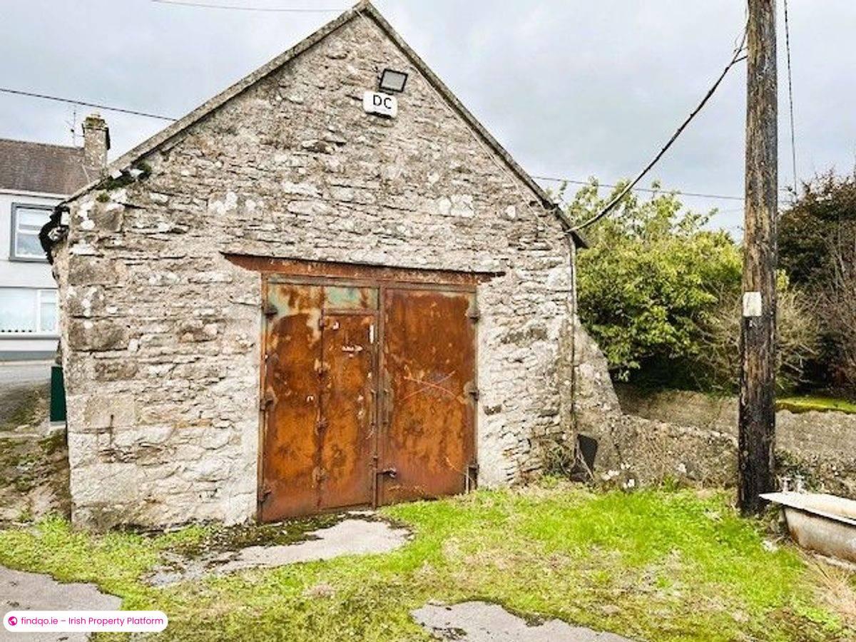 End of terrace house for Sale in Ballyhaunis, Mayo