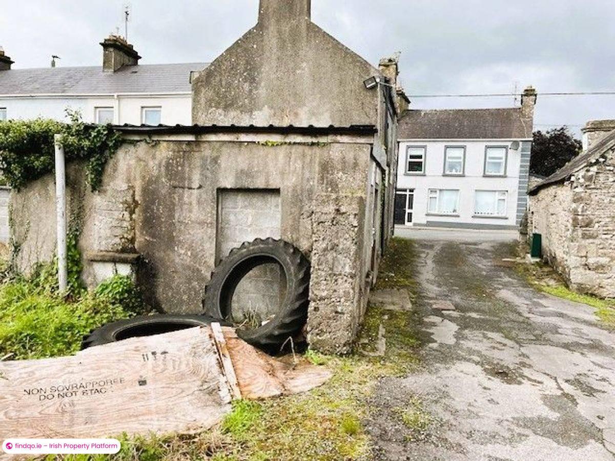End of terrace house for Sale in Ballyhaunis, Mayo