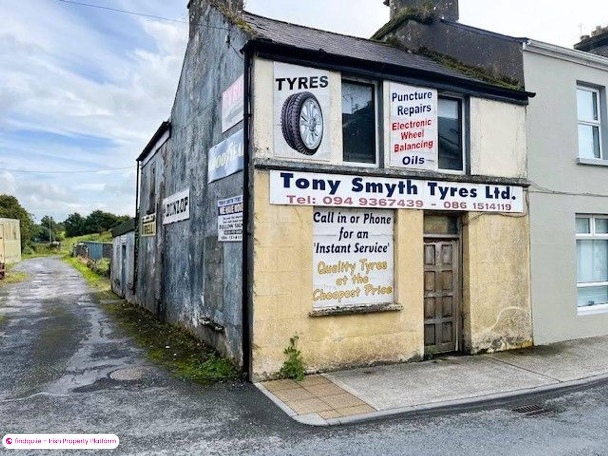 End of terrace house for Sale in Ballyhaunis, Mayo