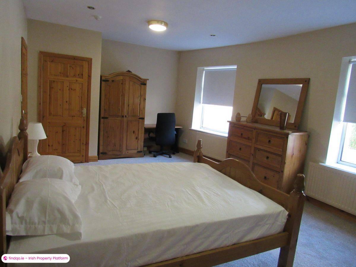 Semi-detached house for Sale in Ballyhaunis, Mayo